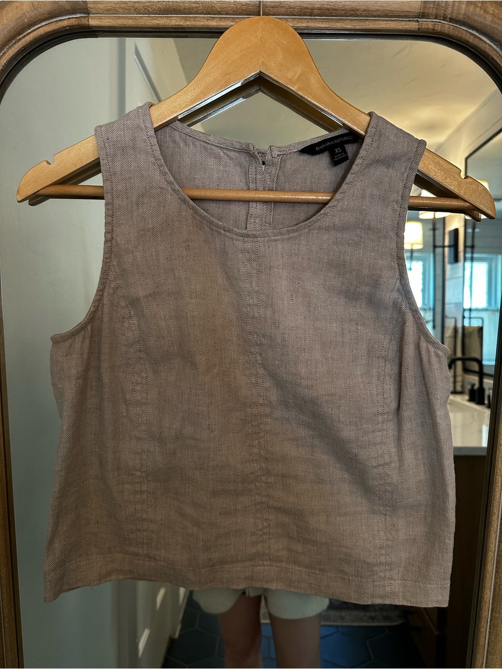 Banana Republic Light Taupe Sleeveless Linen Blend Top - Picture 2 of 8